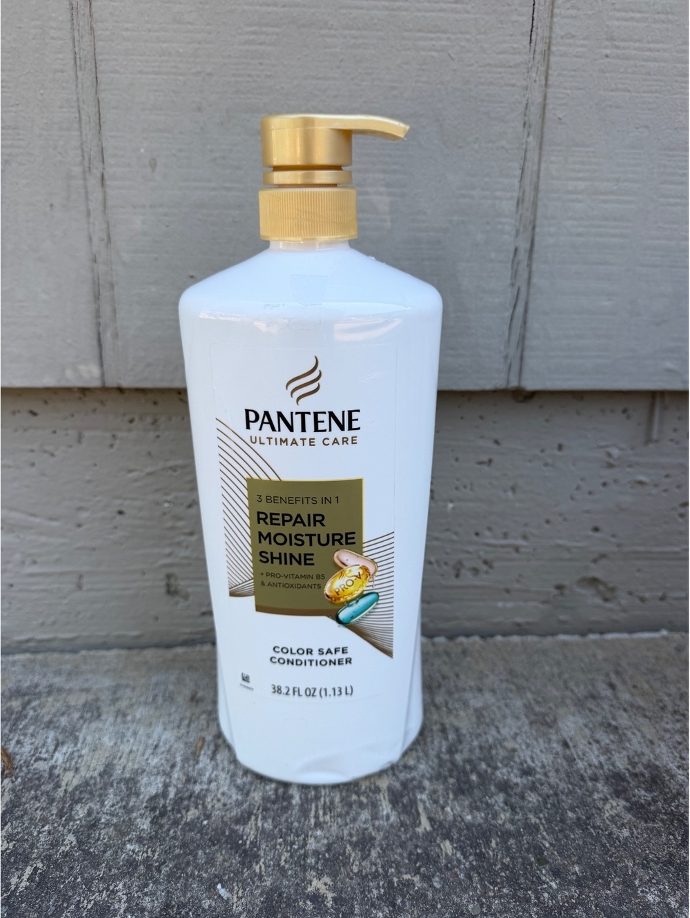 Pantene Ultimate Care Moisture Shine Color Safe Conditioner, 38.2 fl oz bottle